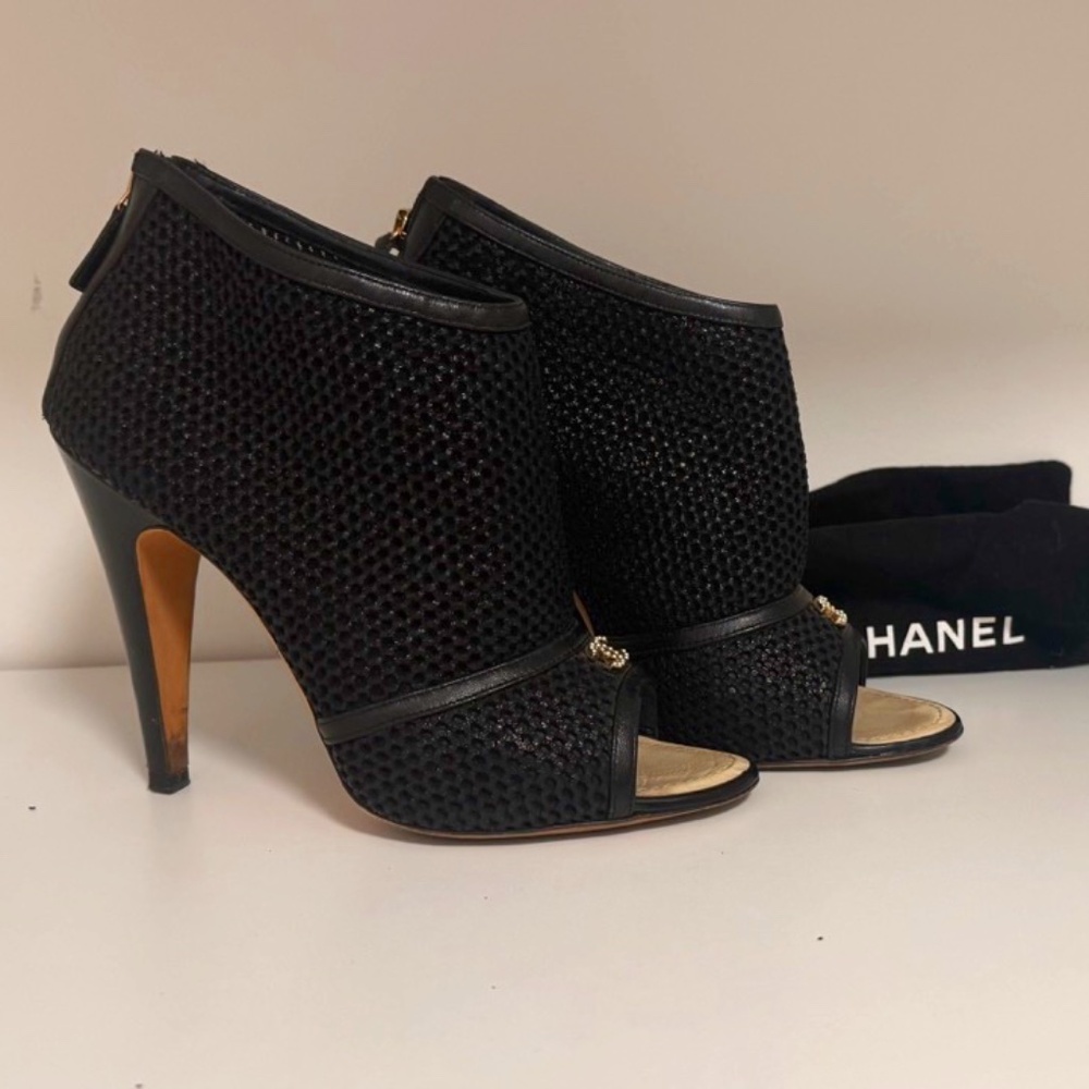 Chanel shoes size 39